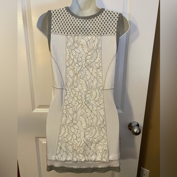 Dolcezza Tunic Minidress Sleeveless Lace Accent White Gray Size XS - Picture 4 of 11